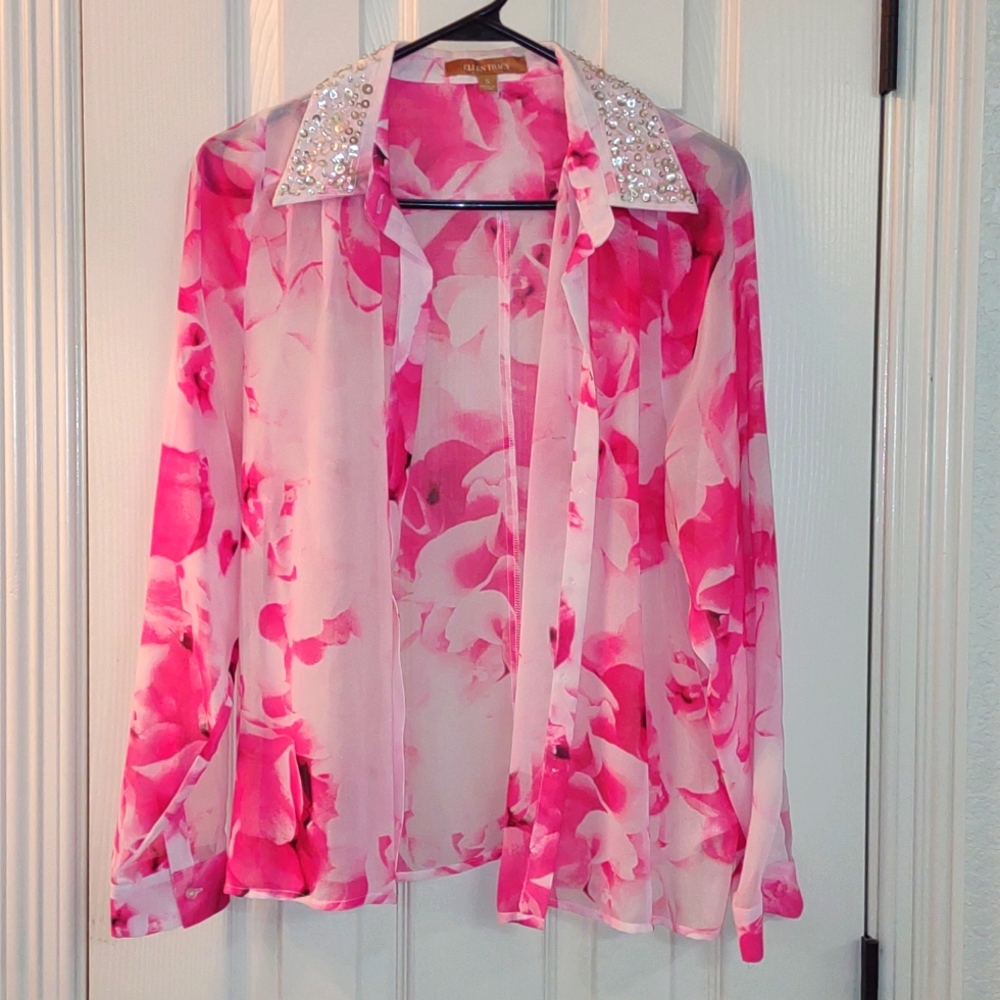 NEVER WORN Ellen Tracy stunning pink floral semi-sheer blouse size small!